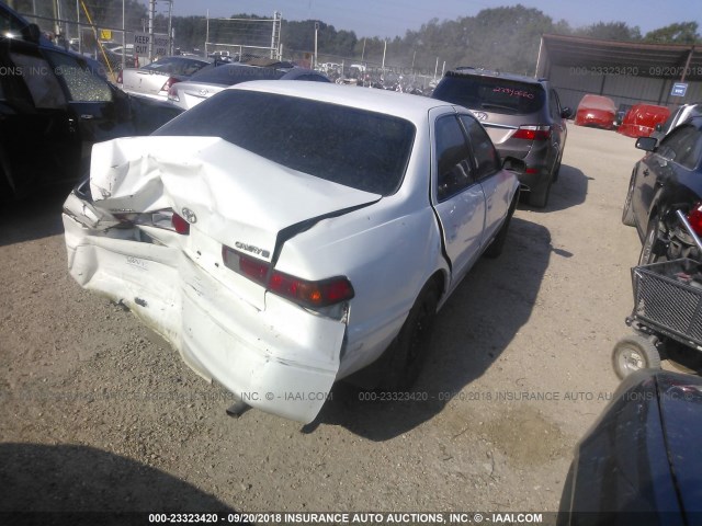 JT2BG22K1W0212499 - 1998 TOYOTA CAMRY CE/LE/XLE 白色 照片 4