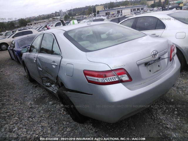 4T1BF3EK9AU069262 - 2010 TOYOTA CAMRY SE/LE/XLE SILVER photo 3