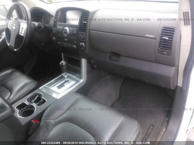 5N1AR18B18C641539 - 2008 NISSAN PATHFINDER S/LE/SE WHITE photo 5