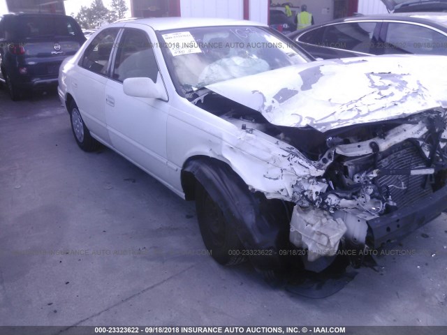 4T1BG28KXWU826941 - 1998 TOYOTA CAMRY CE/LE/XLE 白色 照片 1