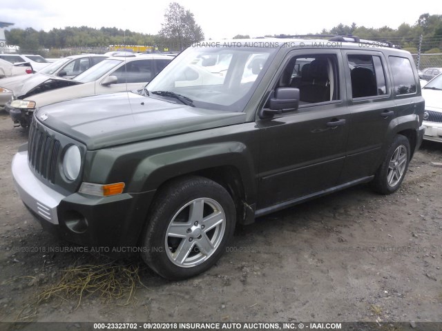 1J8FF48W97D377754 - 2007 JEEP PATRIOT LIMITED GREEN photo 2