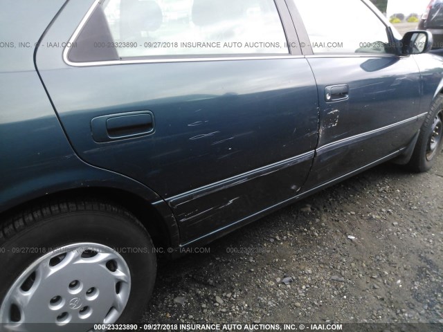 4T1BG22K0VU075906 - 1997 TOYOTA CAMRY CE/LE/XLE 绿色 照片 6
