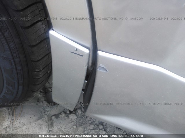 1GYEE637X80151713 - 2008 CADILLAC SRX SILVER photo 6