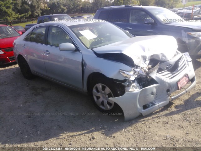 JTNBE46K273020250 - 2007 TOYOTA CAMRY NEW GENERAT CE/LE/XLE/SE GRAY photo 1