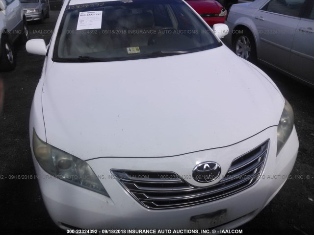 JTNBB46K073010082 - 2007 TOYOTA CAMRY NEW GENERAT HYBRID WHITE photo 6