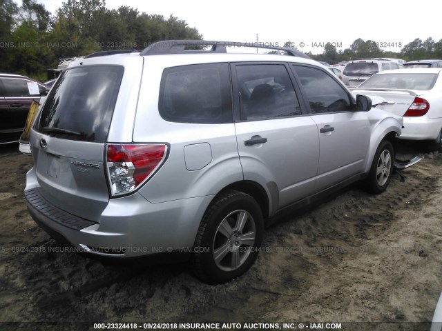 JF2SH6BC4AH900142 - 2010 SUBARU FORESTER XS Сріблястий фото 4
