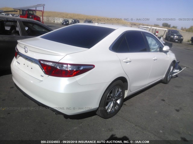 4T1BF1FK3HU401953 - 2017 TOYOTA CAMRY LE/XLE/SE/XSE 白色 照片 4