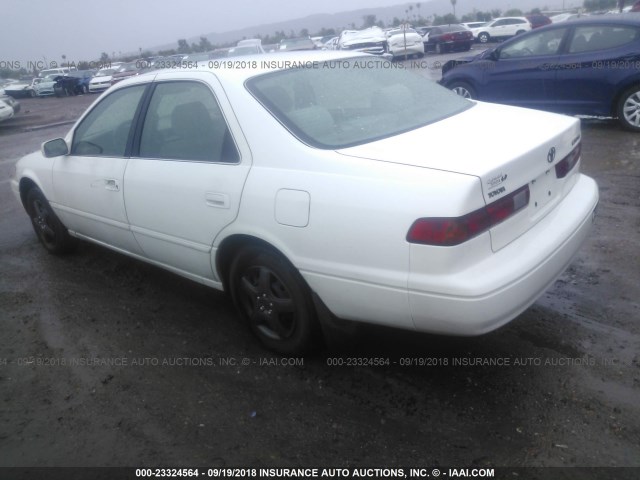 4T1BG28K3WU831835 - 1998 TOYOTA CAMRY CE/LE/XLE 白色 照片 3