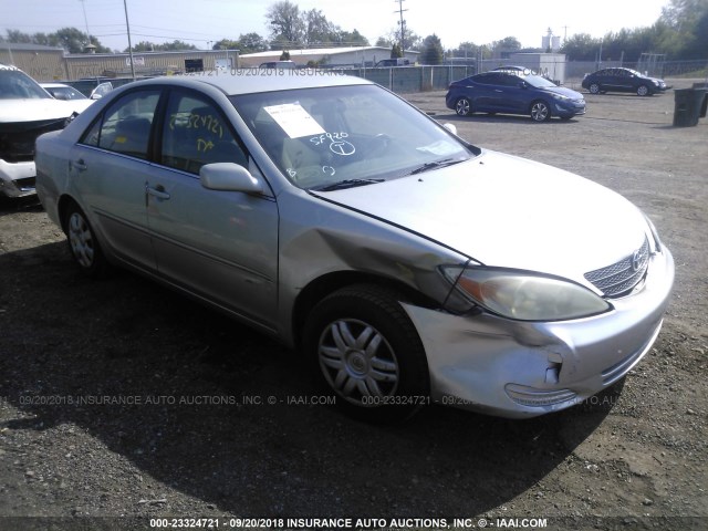 4T1BE32KX2U591603 - 2002 TOYOTA CAMRY LE/XLE/SE SILVER photo 1