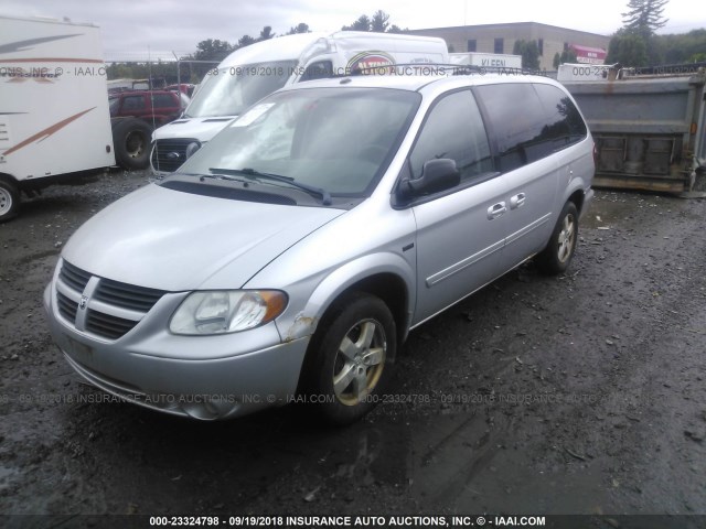 2D4GP44L77R288429 - 2007 DODGE GRAND CARAVAN SXT SILVER photo 2