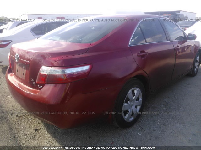 4T1BK46K28U061496 - 2008 TOYOTA CAMRY LE/XLE/SE RED photo 4