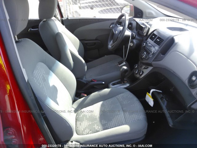 1G1JA5SH9C4136425 - 2012 CHEVROLET SONIC LS 红色 照片 5