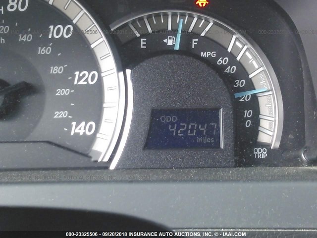 4T1BF1FK0CU183897 - 2012 TOYOTA CAMRY SE/LE/XLE ნაცრისფერი ფოტო 7