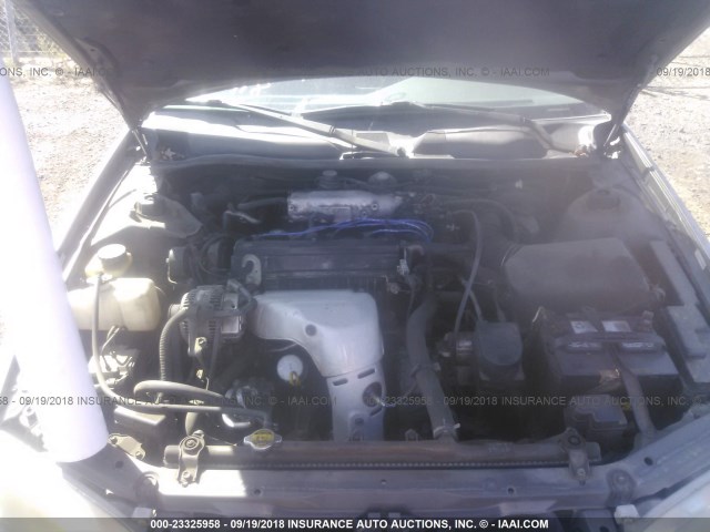 JT2BG22K310547871 - 2001 TOYOTA CAMRY CE/LE/XLE SILVER photo 10