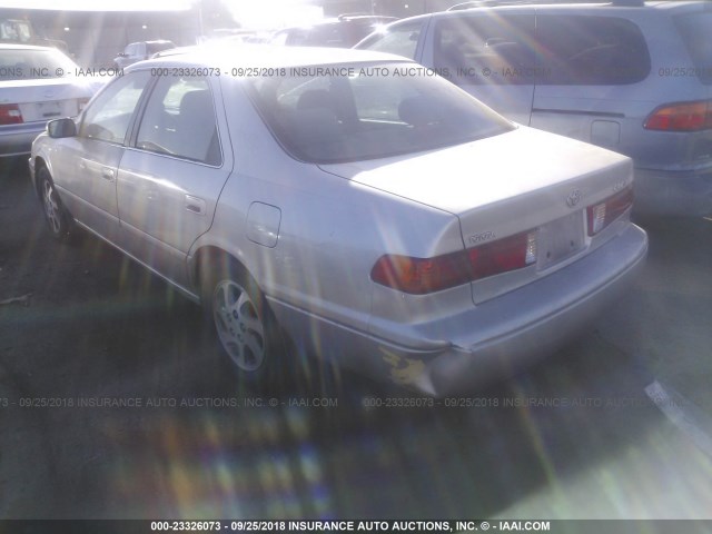 4T1BG22K81U825174 - 2001 TOYOTA CAMRY CE/LE/XLE 银色 照片 3