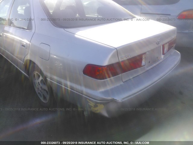 4T1BG22K81U825174 - 2001 TOYOTA CAMRY CE/LE/XLE 银色 照片 6