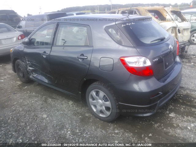 2T1KU40E99C143841 - 2009 TOYOTA COROLLA MATRIX  GRAY photo 3