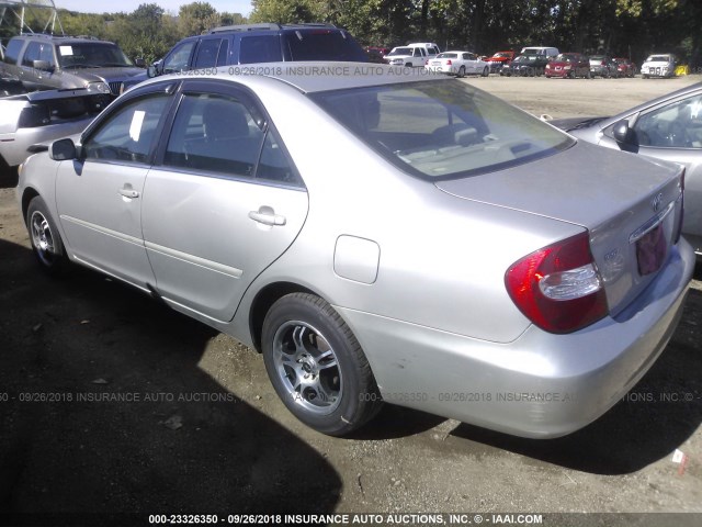 4T1BE32K74U828941 - 2004 TOYOTA CAMRY LE/XLE/SE SILVER photo 3
