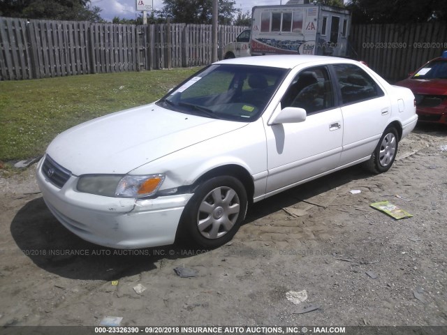 4T1BG22K51U808588 - 2001 TOYOTA CAMRY CE/LE/XLE WHITE photo 2