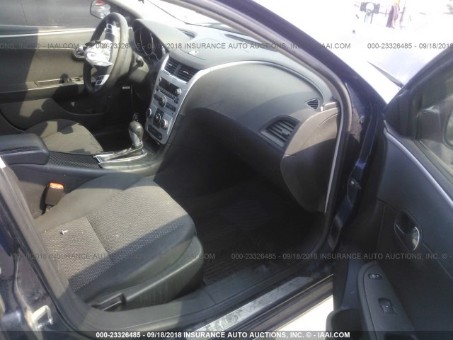 1G1ZH57B99F168923 - 2009 CHEVROLET MALIBU 1LT BLUE photo 5