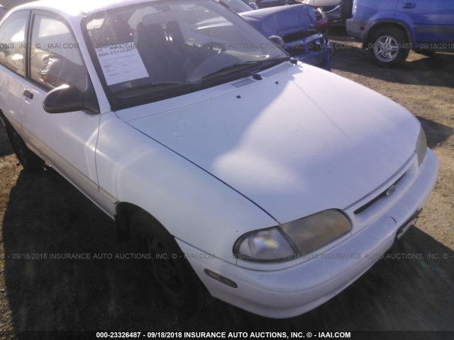 KNJLT05H8S6149482 - 1995 FORD ASPIRE WHITE photo 1