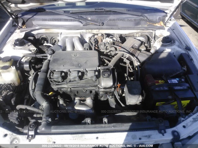 4T1BF22K31U967967 - 2001 TOYOTA CAMRY LE/XLE 白色 照片 10