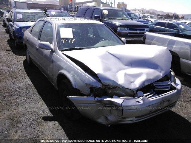 4T1BG22K4WU352655 - 1998 TOYOTA CAMRY CE/LE/XLE შამპანური ფოტო 1