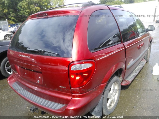 1D4GP45R65B217009 - 2005 DODGE CARAVAN SXT RED photo 4