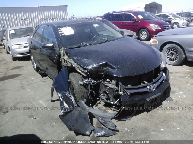 4T1BF1FK2FU872988 - 2015 TOYOTA CAMRY LE/XLE/SE/XSE 黑色 照片 1