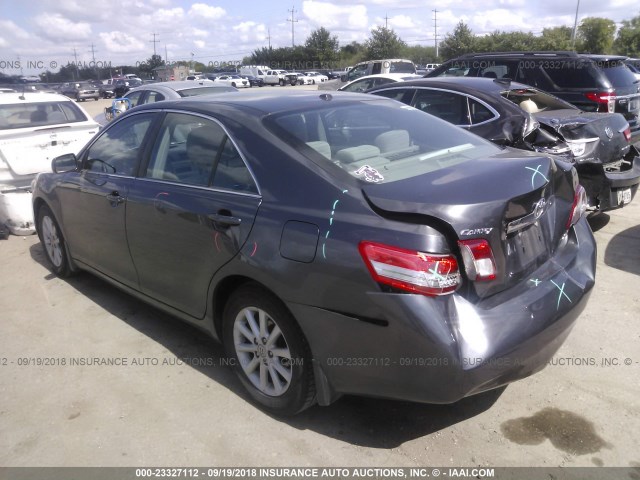 4T4BF3EK3AR068615 - 2010 TOYOTA CAMRY SE/LE/XLE 灰色 照片 3