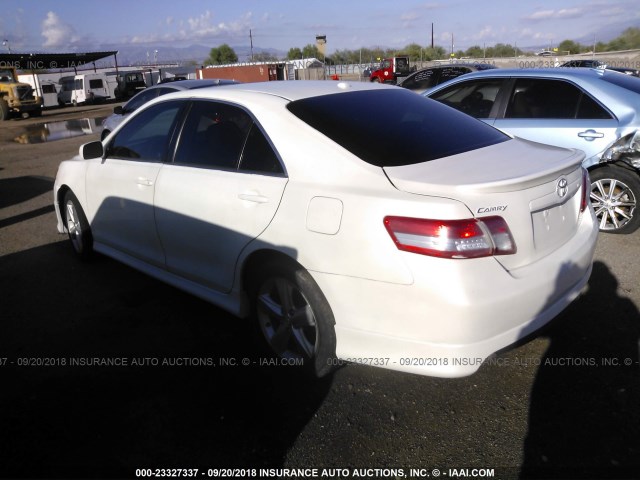 4T1BK3EK7BU631303 - 2011 TOYOTA CAMRY SE/LE/XLE 白色 照片 3