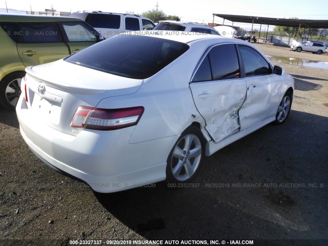 4T1BK3EK7BU631303 - 2011 TOYOTA CAMRY SE/LE/XLE WHITE photo 4