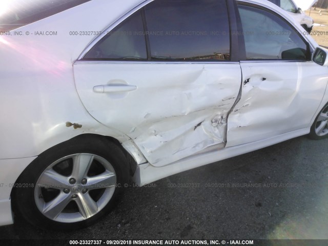 4T1BK3EK7BU631303 - 2011 TOYOTA CAMRY SE/LE/XLE 白色 照片 6