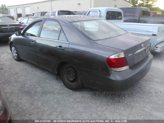 JTDBE32KX63058599 - 2006 TOYOTA CAMRY LE/XLE 灰色 照片 3