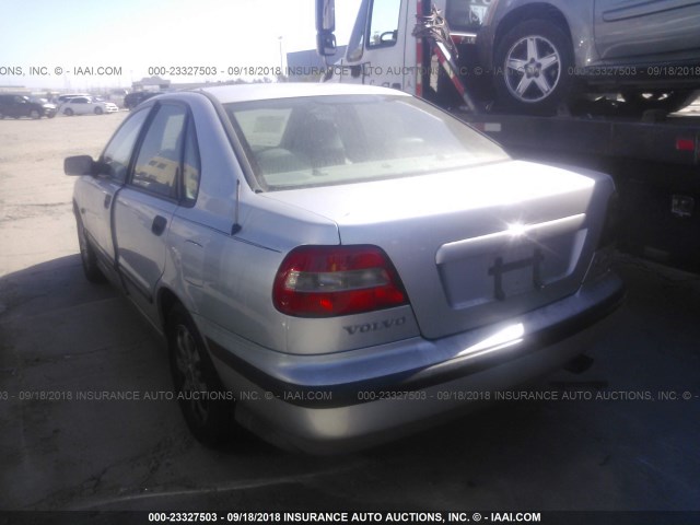 YV1VS2558YF517601 - 2000 VOLVO S40 SILVER photo 3