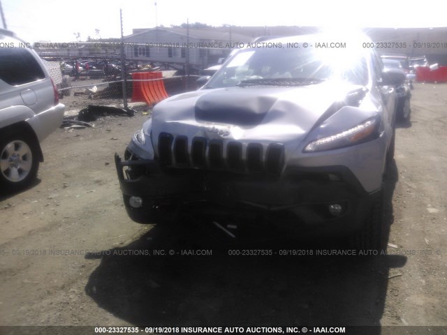 1C4PJMBX2JD569956 - 2018 JEEP CHEROKEE TRAILHAWK 银色 照片 6