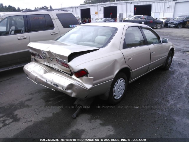 JT2BG22K7W0167388 - 1998 TOYOTA CAMRY CE/LE/XLE 金色 照片 4