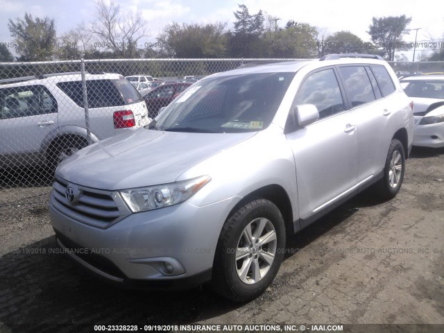 5TDBK3EH7BS057086 - 2011 TOYOTA HIGHLANDER SE SILVER photo 2