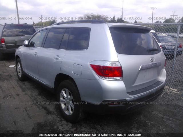 5TDBK3EH7BS057086 - 2011 TOYOTA HIGHLANDER SE SILVER photo 3