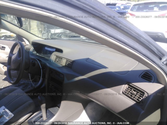 4T1BG22K2VU120733 - 1997 TOYOTA CAMRY CE/LE/XLE 金色 照片 5
