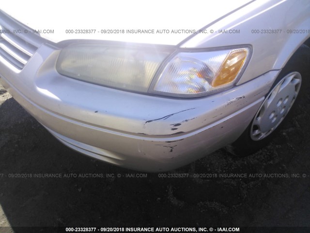 4T1BG22K2VU120733 - 1997 TOYOTA CAMRY CE/LE/XLE 金色 照片 6