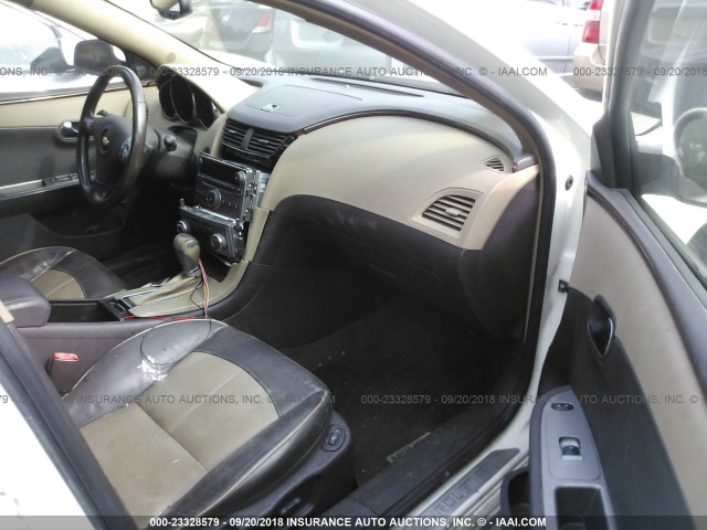 1G1ZK577184269459 - 2008 CHEVROLET MALIBU LTZ 白色 照片 5