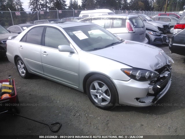 4T1BE32K25U518813 - 2005 TOYOTA CAMRY LE/XLE/SE Күміс фото 1