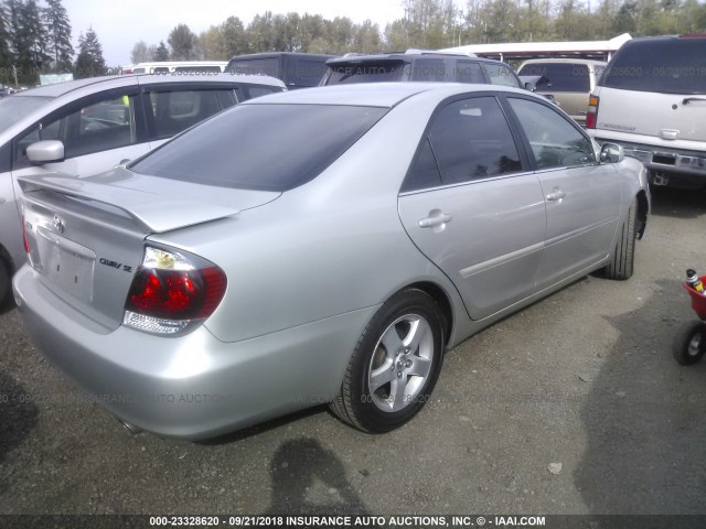 4T1BE32K25U518813 - 2005 TOYOTA CAMRY LE/XLE/SE SILVER photo 4