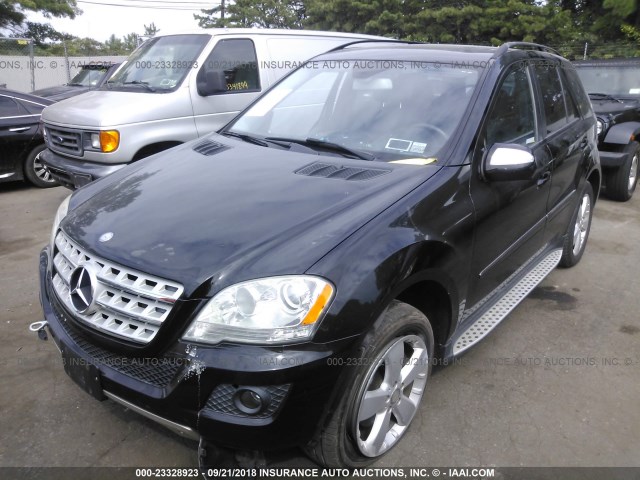 4JGBB86E79A531090 - 2009 MERCEDES-BENZ ML 350 BLACK photo 2