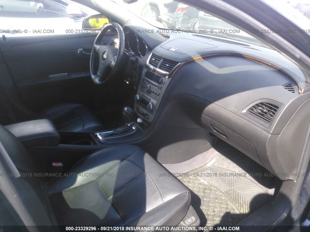 1G1ZE5E7XAF317030 - 2010 CHEVROLET MALIBU LTZ 黑色 照片 5