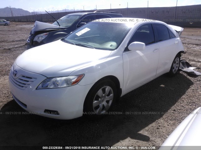 JTNBE46K773082470 - 2007 TOYOTA CAMRY NEW GENERAT CE/LE/XLE/SE WHITE photo 2