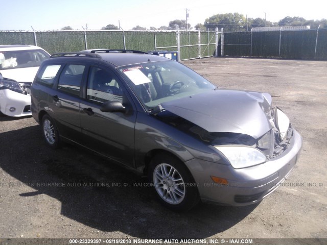 1FAFP36N45W153193 - 2005 FORD FOCUS ZXW GRAY photo 1