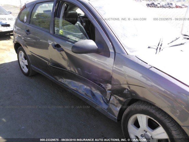 1FAFP37N37W141957 - 2007 FORD FOCUS ZX5/S/SE/SES GRAY photo 6