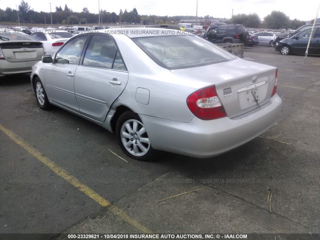 4T1BF32K73U554104 - 2003 TOYOTA CAMRY LE/XLE/SE SILVER photo 3